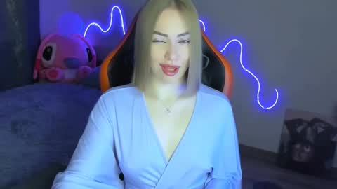 LaraKrein lk online show from 02/08/26, 12:52