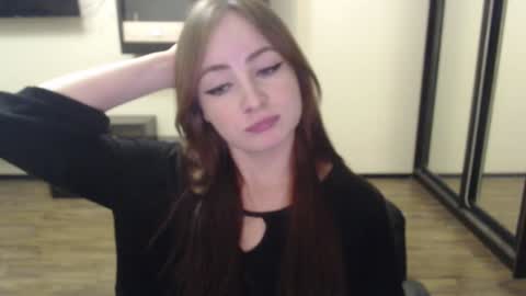 Snapshot of laralianna chatting on 12/10/24, 06:38 Laralianna online show from 12/10/24, 06:38