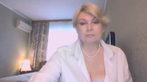laramrs online show from 04/28/26, 04:23