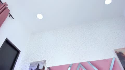 Snapshot of laramurphy chatting on 09/09/25, 07:35 Lara Murphy online show from 09/09/25, 07:35