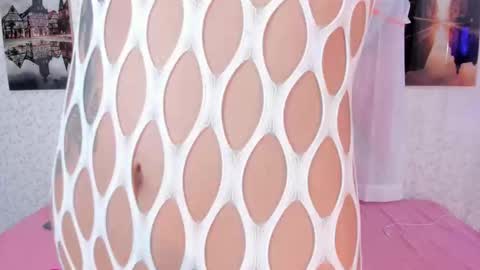 Snapshot of laramurphy chatting on 10/25/25, 03:03 Lara Murphy online show from 10/25/25, 03:03