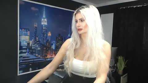 laras_moans online show from 12/14/24, 08:23