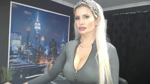 laras_moans online show from 12/29/24, 09:06