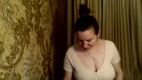 LaraSwity online show from 07/28/26, 08:23