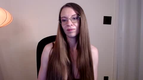 Snapshot of larawintersxxx chatting on 07/15/26, 08:36 larawintersxxx online show from 07/15/26, 08:36