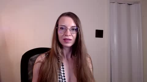 Snapshot of larawintersxxx chatting on 07/30/26, 08:41 larawintersxxx online show from 07/30/26, 08:41