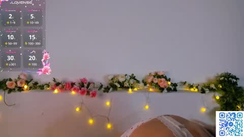 Snapshot of large_ocean chatting on 10/25/25, 02:02 Rose online show from 10/25/25, 02:02