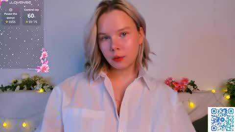 Snapshot of large_ocean chatting on 11/10/25, 01:37 Rose online show from 11/10/25, 01:37