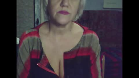 larisaq4ugo24 online show from 01/17/25, 06:54