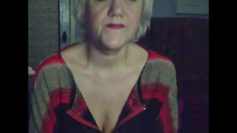 larisaq4ugo24 online show from 01/18/25, 07:49