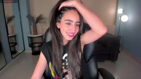 Larisa Smirnov online show from 09/16/25, 04:24