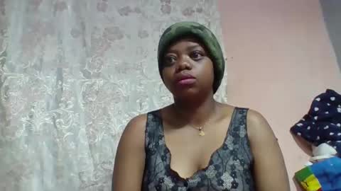 Snapshot of larissa645771 chatting on 05/06/26, 03:02 larissa645771 online show from 05/06/26, 03:02