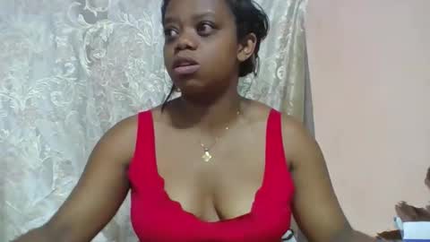 Snapshot of larissa645771 chatting on 05/17/26, 02:35 larissa645771 online show from 05/17/26, 02:35