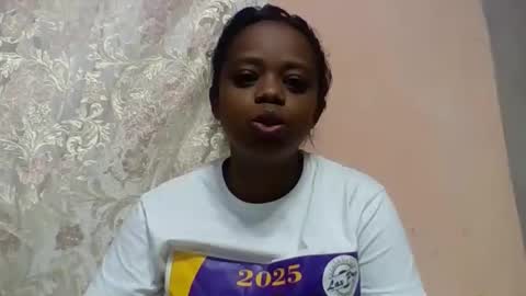 Snapshot of larissa645771 chatting on 05/29/26, 07:39 larissa645771 online show from 05/29/26, 07:39