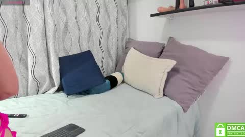 Snapshot of larossasexy chatting on 03/08/25, 10:02 Rosa online show from 03/08/25, 10:02