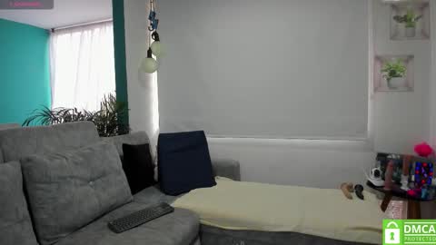 Snapshot of larossasexy chatting on 10/17/25, 09:50 Rosa online show from 10/17/25, 09:50