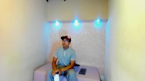 Snapshot of larry_vito chatting on 01/10/26, 12:29 LARRY online show from 01/10/26, 12:29