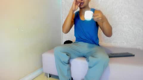 Snapshot of larry_vito chatting on 01/12/26, 12:32 LARRY online show from 01/12/26, 12:32