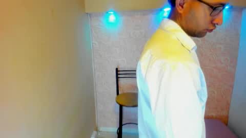 Snapshot of larry_vito chatting on 01/13/26, 12:43 LARRY online show from 01/13/26, 12:43