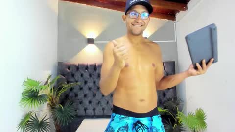 Snapshot of larry_vito chatting on 01/15/26, 02:10 LARRY online show from 01/15/26, 02:10