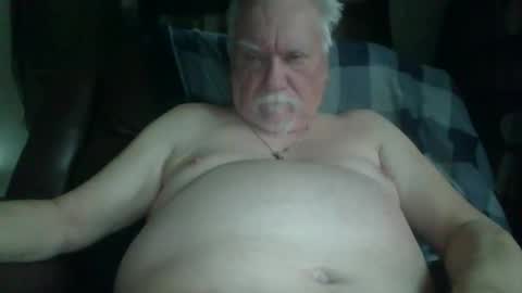 Snapshot of larryw01 chatting on 02/10/26, 02:32 larryw01 online show from 02/10/26, 02:32