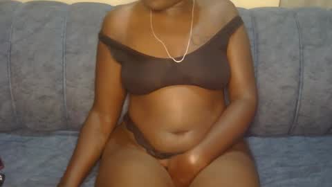 Snapshot of larvy12 chatting on 02/13/26, 11:45 larvy12 online show from 02/13/26, 11:45