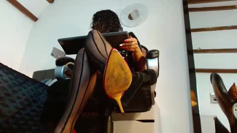 Laryssa online show from 09/26/25, 01:48