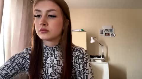 Sara online show from 04/17/26, 09:23