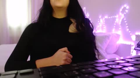 Auri online show from 02/05/26, 03:27