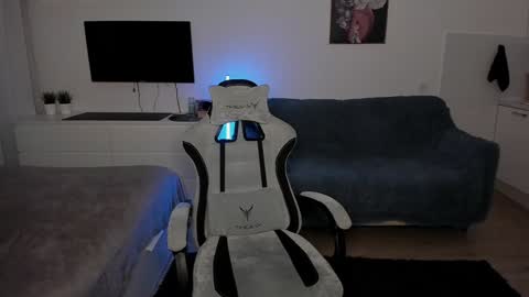 acie online show from 12/25/24, 10:59