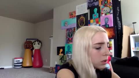 Roxy blue online show from 02/22/26, 10:41