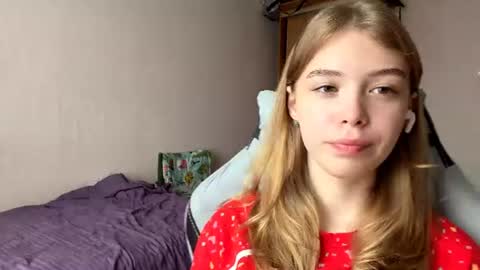 Snapshot of lateshastarnaud chatting on 07/05/26, 06:09 Linet online show from 07/05/26, 06:09
