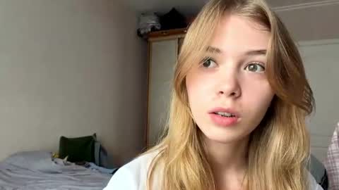 Snapshot of lateshastarnaud chatting on 07/19/26, 07:45 Linet online show from 07/19/26, 07:45