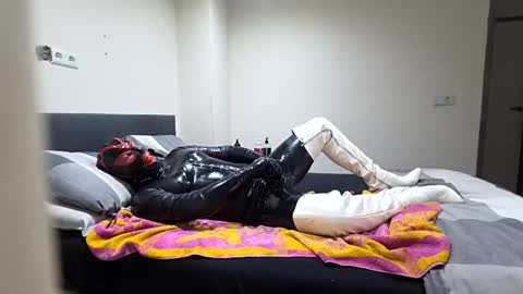 latex boy 38 online show from 06/20/26, 01:47