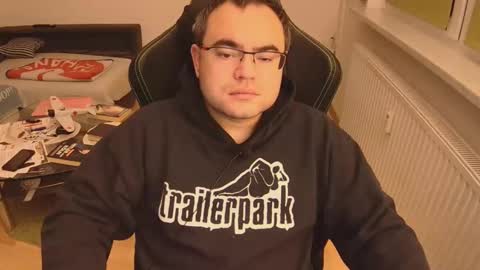 Snapshot of latexboy893 chatting on 12/21/25, 09:11 latexboy893 online show from 12/21/25, 09:11