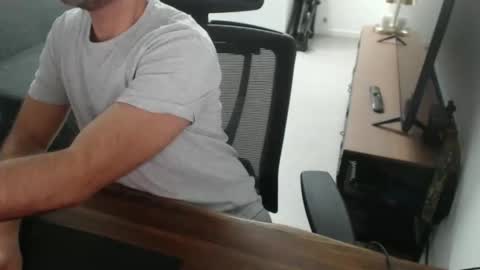 latexdave84 online show from 05/18/26, 04:07