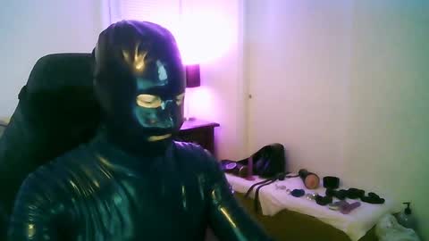 Snapshot of latexminheadroom chatting on 12/22/24, 01:34 latexminheadroom online show from 12/22/24, 01:34