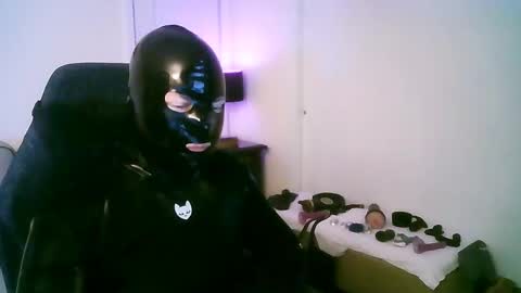 Snapshot of latexminheadroom chatting on 03/10/25, 04:17 latexminheadroom online show from 03/10/25, 04:17