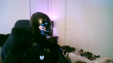 Snapshot of latexminheadroom chatting on 10/04/25, 01:25 latexminheadroom online show from 10/04/25, 01:25