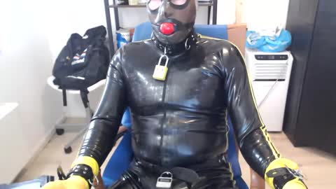 Snapshot of latexslaafboy2 chatting on 02/03/25, 01:30 latexslaafboy online show from 02/03/25, 01:30