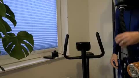 Snapshot of latexslaafboy2 chatting on 12/18/25, 08:09 latexslaafboy online show from 12/18/25, 08:09