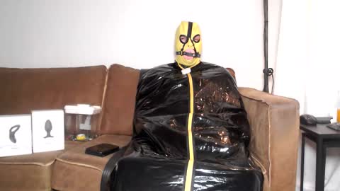 Snapshot of latexslaafboy2 chatting on 02/04/26, 08:58 latexslaafboy online show from 02/04/26, 08:58