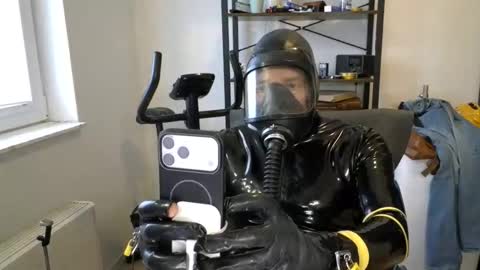 Snapshot of latexslaafboy2 chatting on 02/24/26, 10:57 latexslaafboy online show from 02/24/26, 10:57