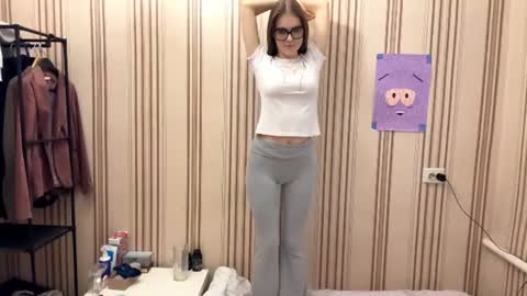 Mia online show from 07/09/26, 11:25