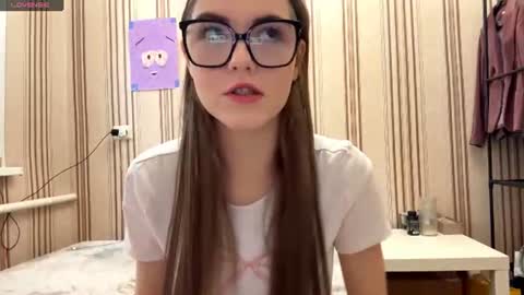 Mia online show from 07/21/26, 11:34