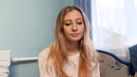 Snapshot of laticiacalicutt chatting on 10/17/25, 11:24 Amelia online show from 10/17/25, 11:24