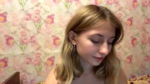 Snapshot of laticiacalicutt chatting on 12/15/25, 04:55 Amelia online show from 12/15/25, 04:55