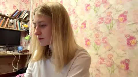 Snapshot of laticiacalicutt chatting on 12/16/25, 04:45 Amelia online show from 12/16/25, 04:45