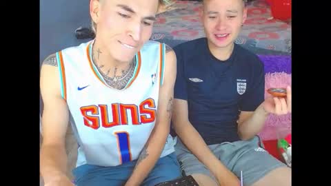 Snapshot of latin_boysxxx_ chatting on 11/15/25, 11:43 latin_boysxxx_ online show from 11/15/25, 11:43