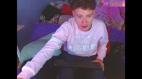 Snapshot of latin_boysxxx_ chatting on 12/16/25, 06:57 latin_boysxxx_ online show from 12/16/25, 06:57